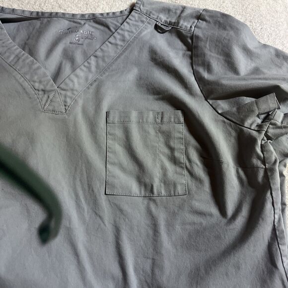 Lot of 6 Women's Scrub Top Medium Girl Power Aztec Floral Solid Short Sleeves - Picture 11 of 11